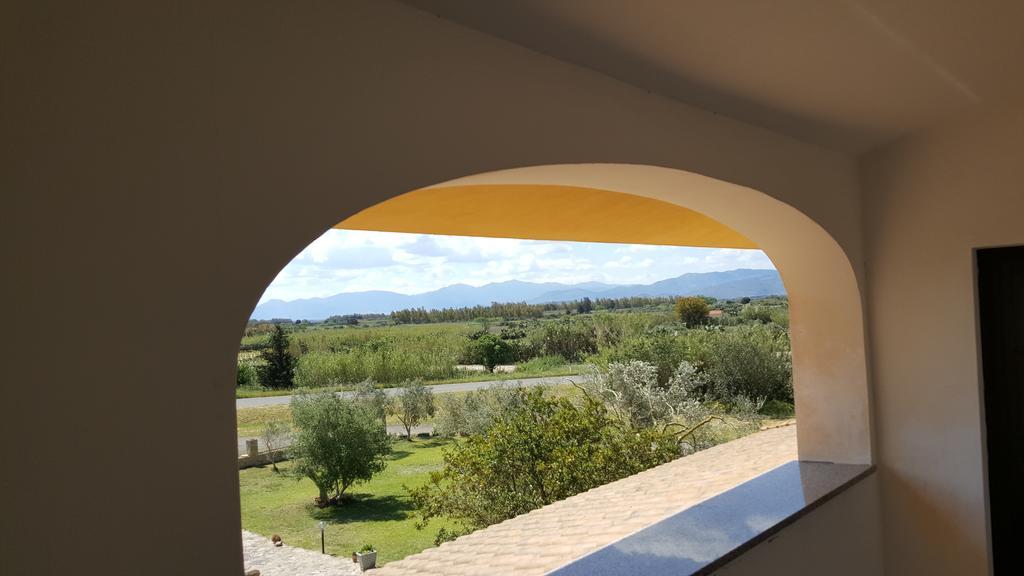 Su Sattisceddu Villa Uras Bagian luar foto
