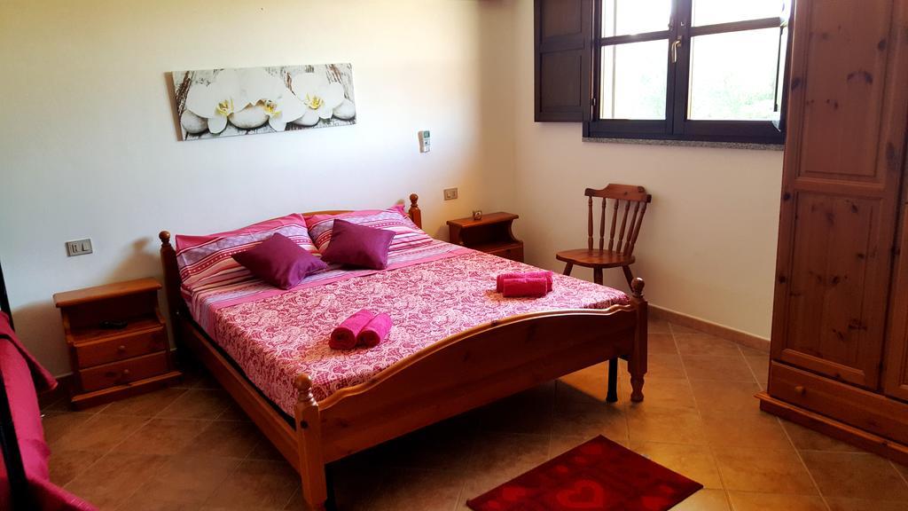 Su Sattisceddu Villa Uras Bagian luar foto